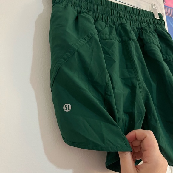 Lululemon Track That Mid Rise Lined Shorts 5” size 6 in everglade green - Picture 7 of 8